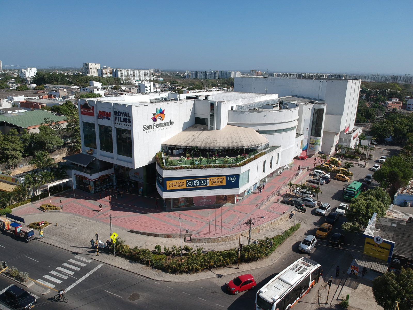 Centro Comercial San Fernando · Constructora Jemur